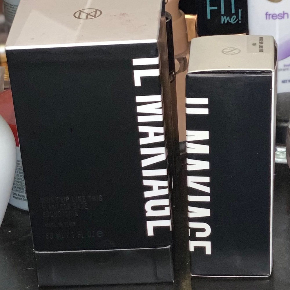 IL Makiage Foundation and Concealer bundle